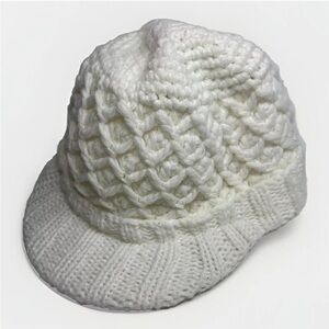 Dakine Brim Beanie Ivory White Knit Cap Hat Snow Ski Apres Alpine Winter Outdoor